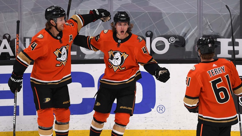 Anaheim Ducks släpper ny orange tröja för den nya säsongen